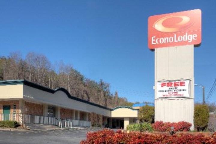 Econo Lodge Martinsville photo collage