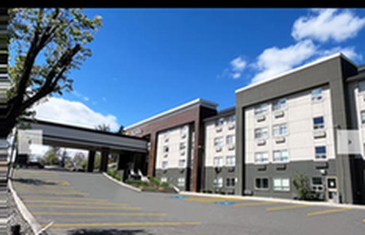 La Quinta Inn & Suites by Wyndham Yakima Downtown photo collage