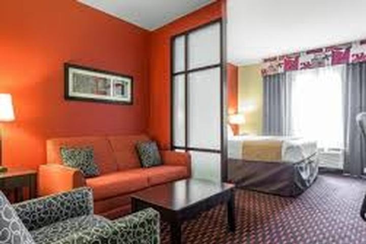 Comfort Suites Florence I 95 photo collage