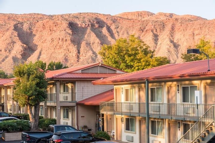 Hotel Moab Downtown photo collage