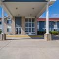 Exterior of Alliance Hotel & Suites, a Howard Johnson by Wyndham