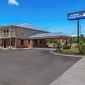 Exterior of Americas Best Value Inn Athens, TN