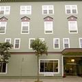 Exterior of Americas Best Value Inn & Suites Soma
