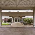 Exterior of Americas Best Value Inn & Suites Waukegan Gurnee