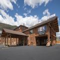 Image of Antler Lodge - Gardiner MT