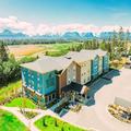 Exterior of Aspen Suites Hotel Homer