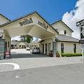 Exterior of Ballinor Motor Inn Hamilton
