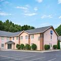 Exterior of Baymont Toledo Airport Hotel Swanton