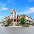 Exterior of Baymont by Wyndham Auburn Hills