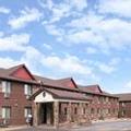 Exterior of Baymont by Wyndham Eau Claire Wi