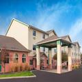 Exterior of Baymont by Wyndham Galesburg