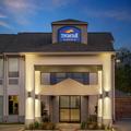 Exterior of Baymont by Wyndham Iowa Lake Charles