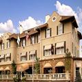 Exterior of Bernards Inn