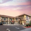 Exterior of Best Western Hanford Inn