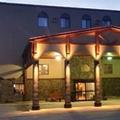 Exterior of Blackstone Lodge & Suites
