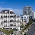Exterior of Broadbeach Savannah Hotel & Resort