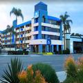 Exterior of Capri Suites Anaheim