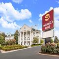 Exterior of Clarion Inn Willow River