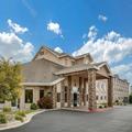 Exterior of Comfort Inn & Suites Diamondale – Lansing