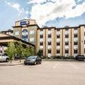Exterior of Comfort Inn & Suites Fort Saskatchewan
