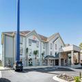 Exterior of Comfort Inn & Suites North