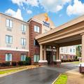 Image of Comfort Inn & Suites Pine Bluff