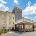Exterior of Comfort Suites Coralville