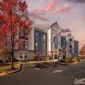 Exterior of Comfort Suites East Brunswick - South River