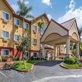 Exterior of Comfort Suites Near Six Flags Magic Mountain
