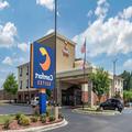Exterior of Comfort Suites Pell CIty near Logan Martin Lake