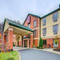 Exterior of Comfort Suites Pittsburgh Airport