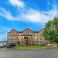 Exterior of Comfort Suites Vincennes