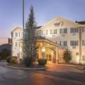Exterior of Comfort Suites Yakima