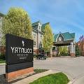 Exterior of Country Inn & Suites Toledo South Rossford