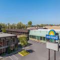 Exterior of Days Inn Klamath Falls