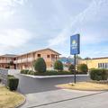 Image of Days Inn & Suites by Wyndham Arlington Near Six Flags