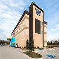 Exterior of Days Inn & Suites by Wyndham Beaumont West / I 10 & Walden