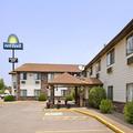 Exterior of Days Inn & Suites by Wyndham Davenport East