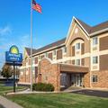 Exterior of Days Inn & Suites by Wyndham Green Bay Wi.