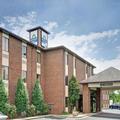 Photo of Days Inn & Suites by Wyndham Hickory