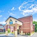 Photo of Days Inn & Suites by Wyndham Jeffersonville In