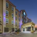 Photo of Days Inn & Suites by Wyndham San Antonio near Frost Bank Center