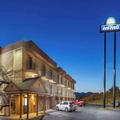 Photo of Days Inn by Wyndham Medford