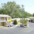Exterior of Econo Lodge