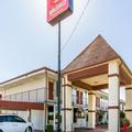 Exterior of Econo Lodge And Suites Bricktown