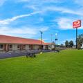Exterior of Econo Lodge Cornersville I-65