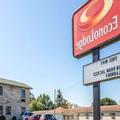 Exterior of Econo Lodge Elkhart North