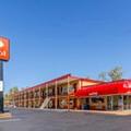 Exterior of Econo Lodge Near Motor Speedway