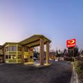 Exterior of Econo Lodge Whiteville