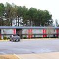 Exterior of Economy Inn Little Rock